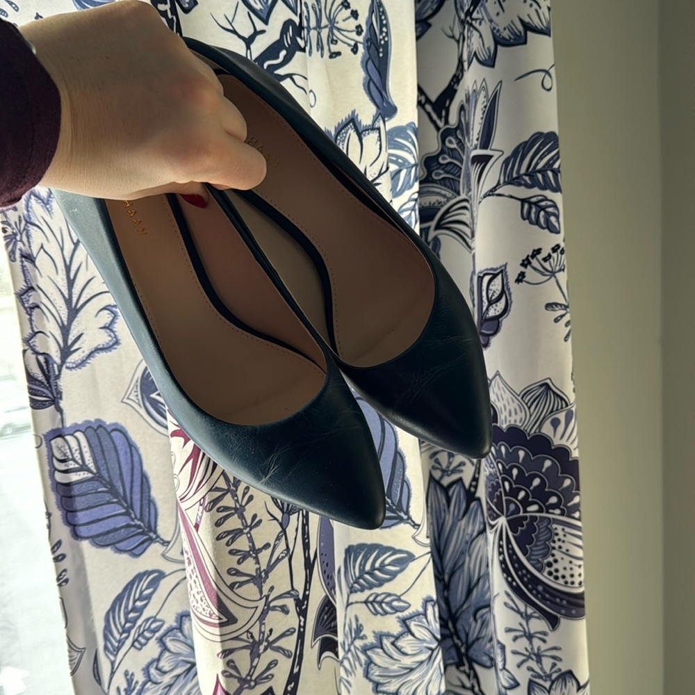 Women’s Cole Haan navy blue pumps, 7B